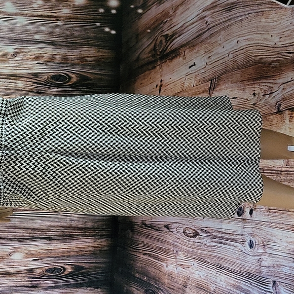 NWOT New York & Company Women's Black and white Halter Maxi Dress Size 16 - Picture 9 of 11